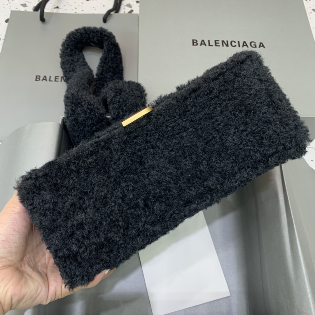 Ba*len*cia*ga hourglass bag