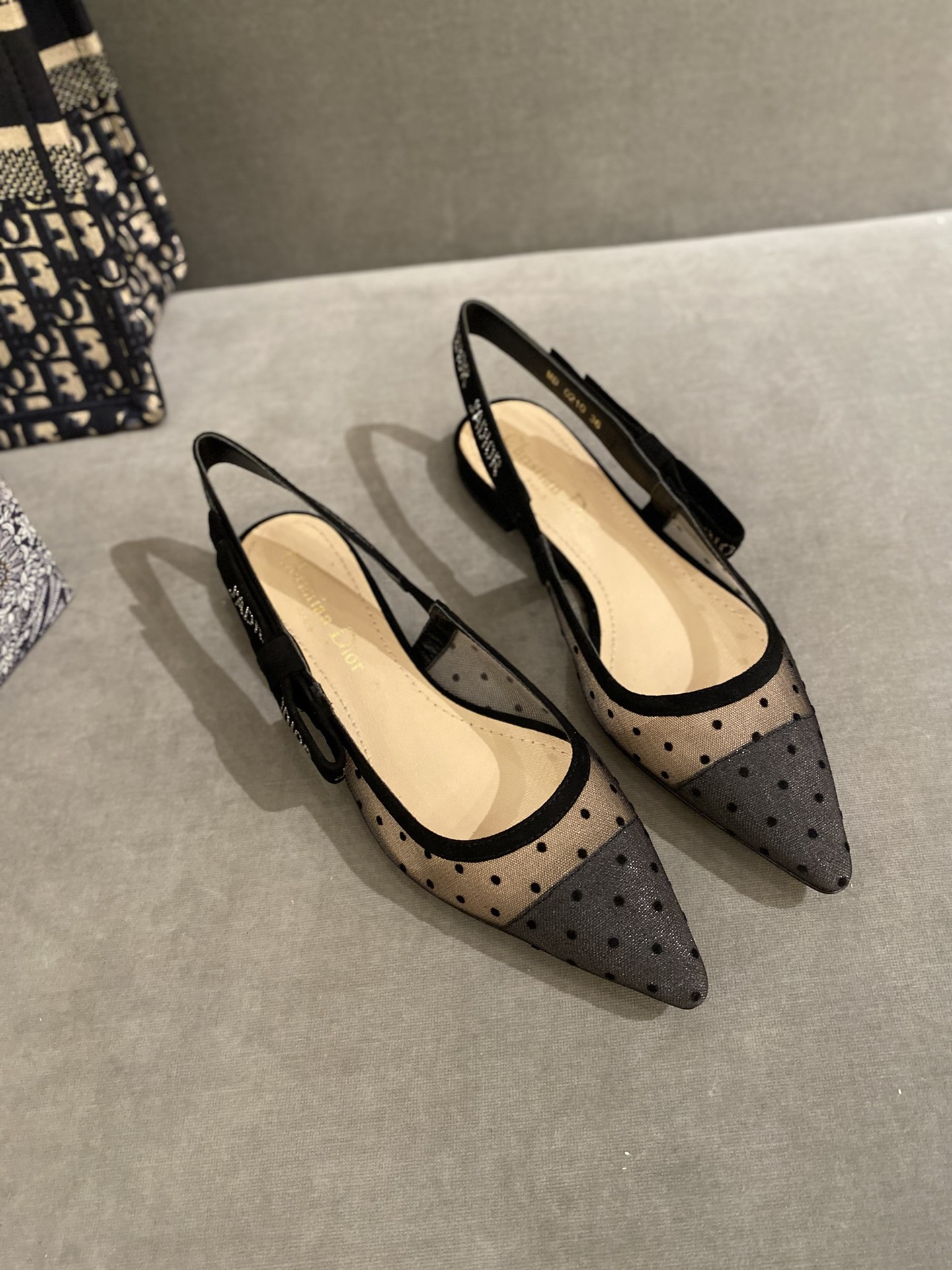 D*or flap shoes
