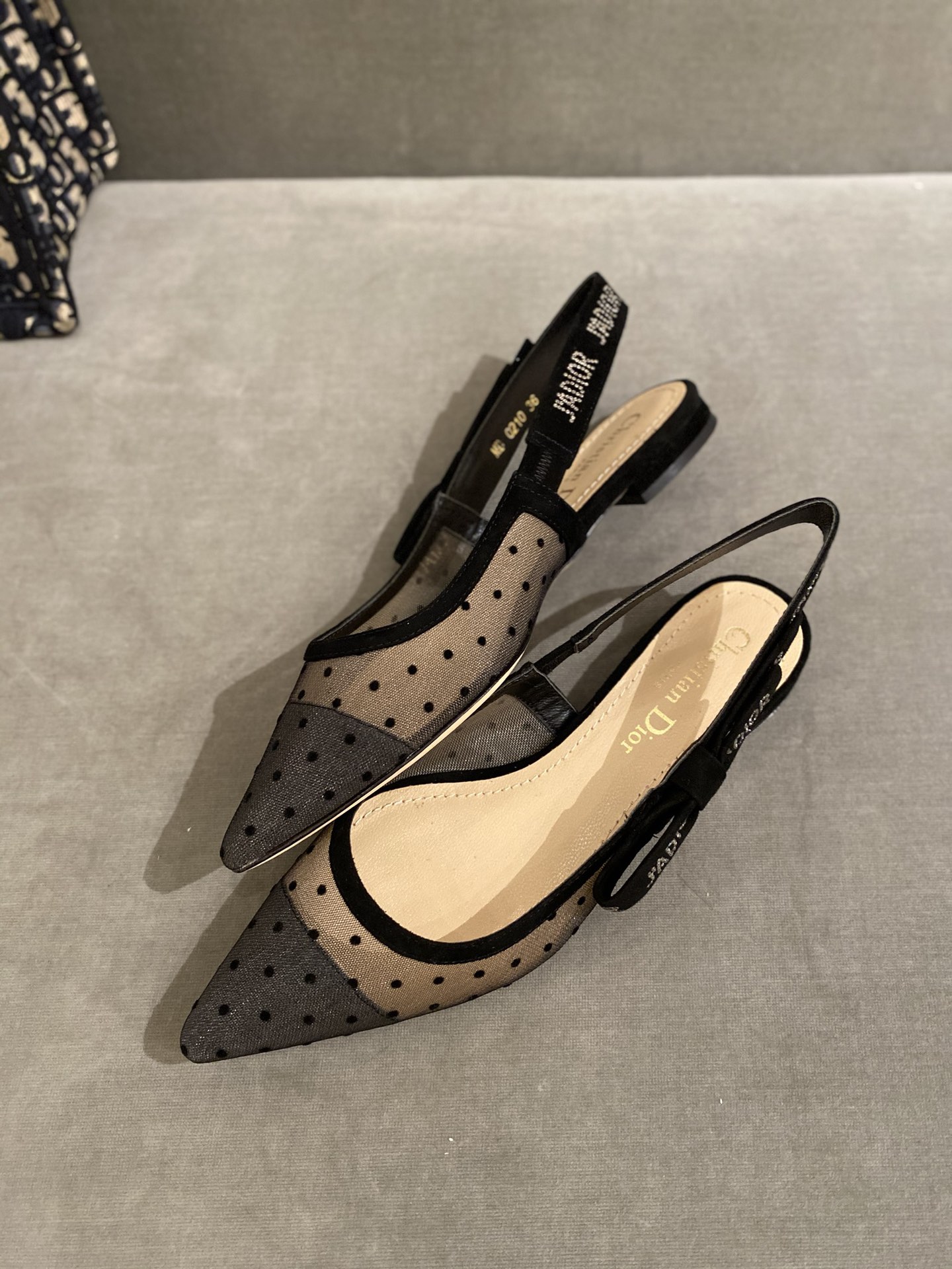 D*or flap shoes