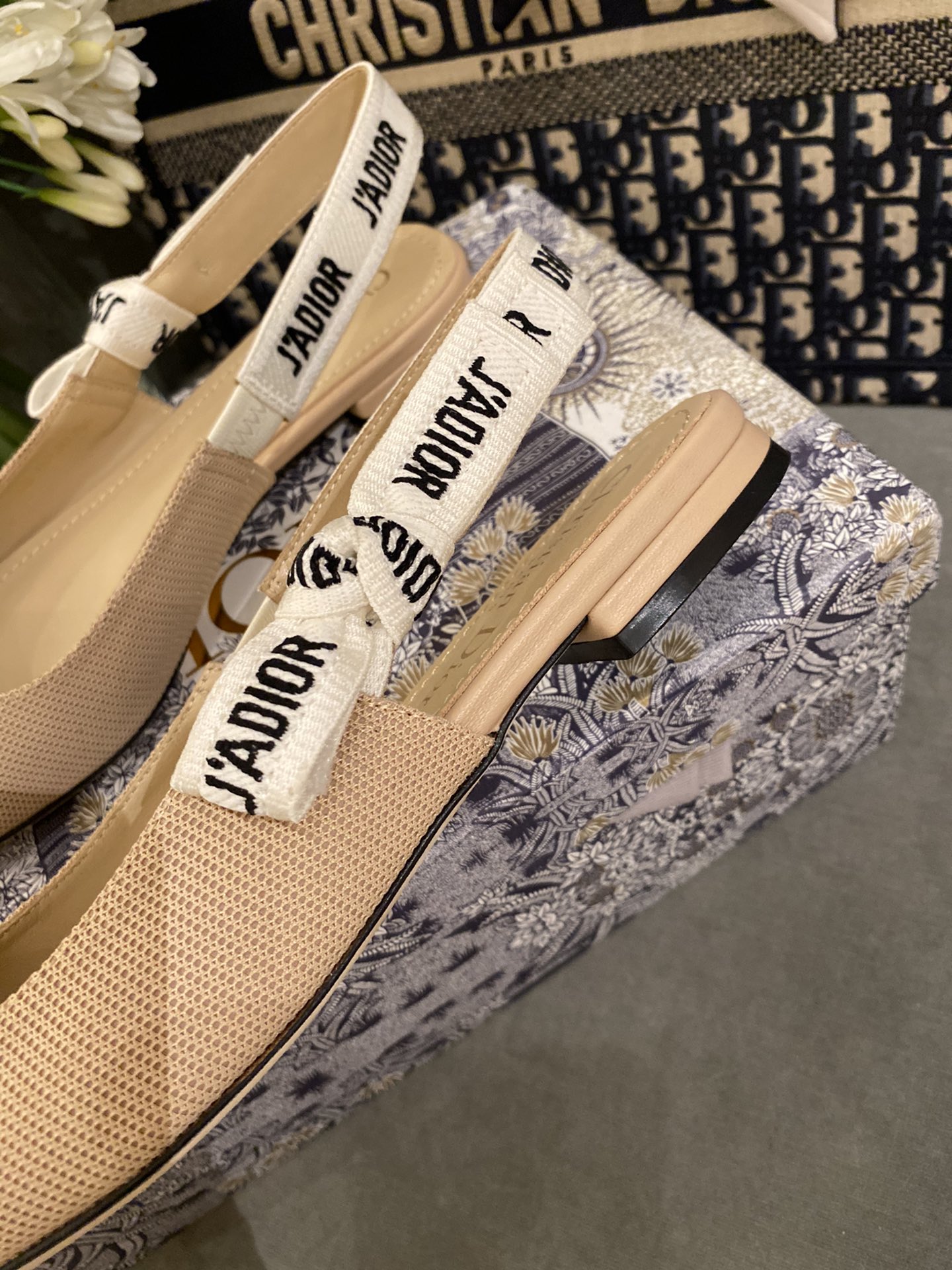 D*or flap shoes