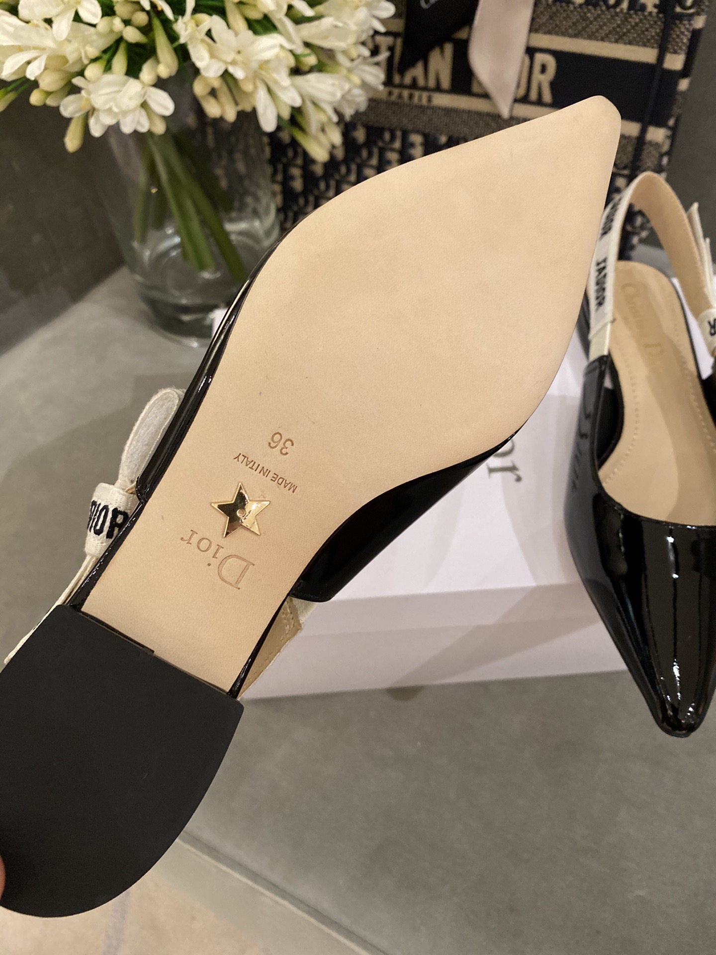 D*or flap shoes
