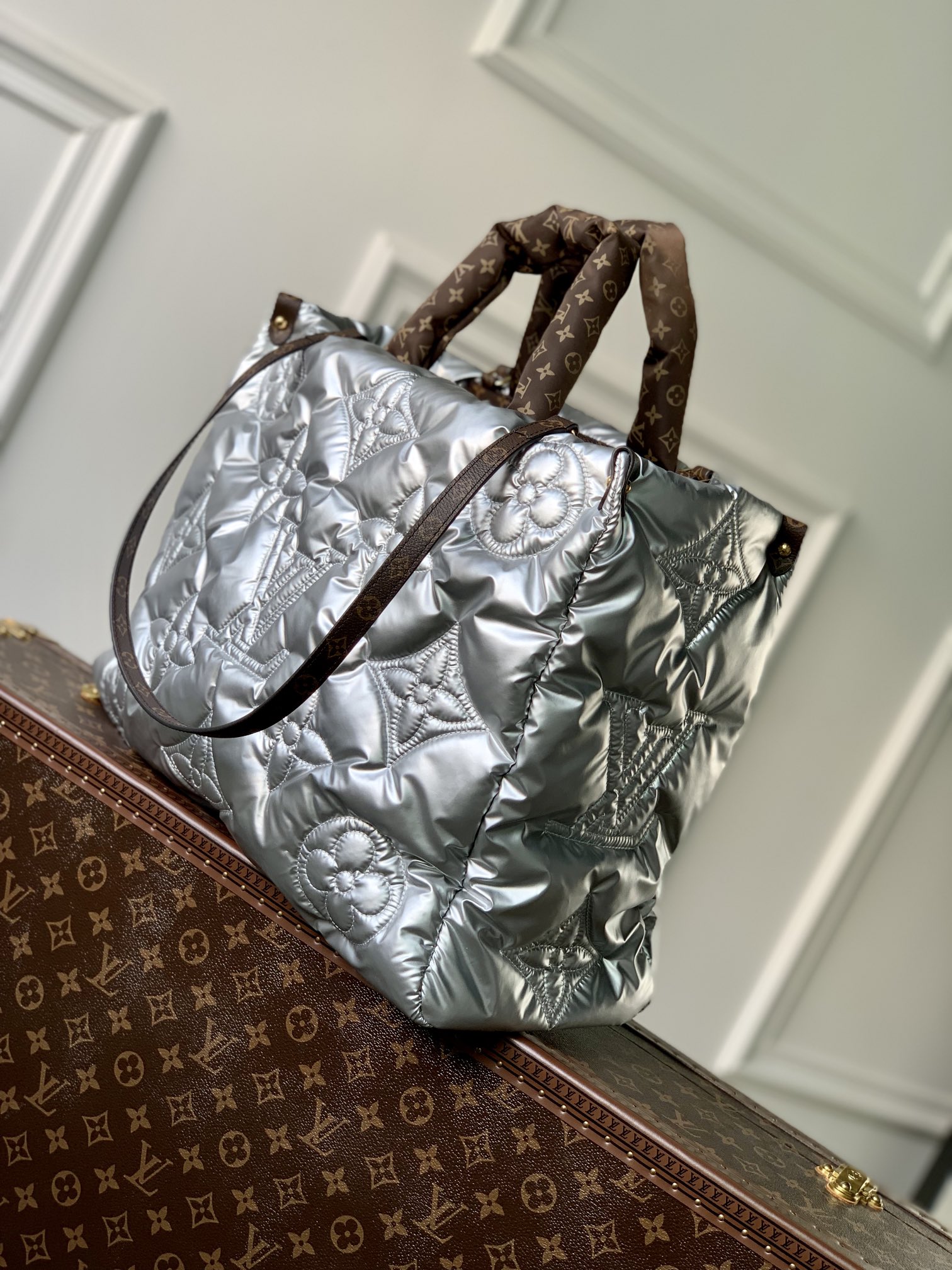 l0*is V*t0n onthego handbag-41*34*19cm
