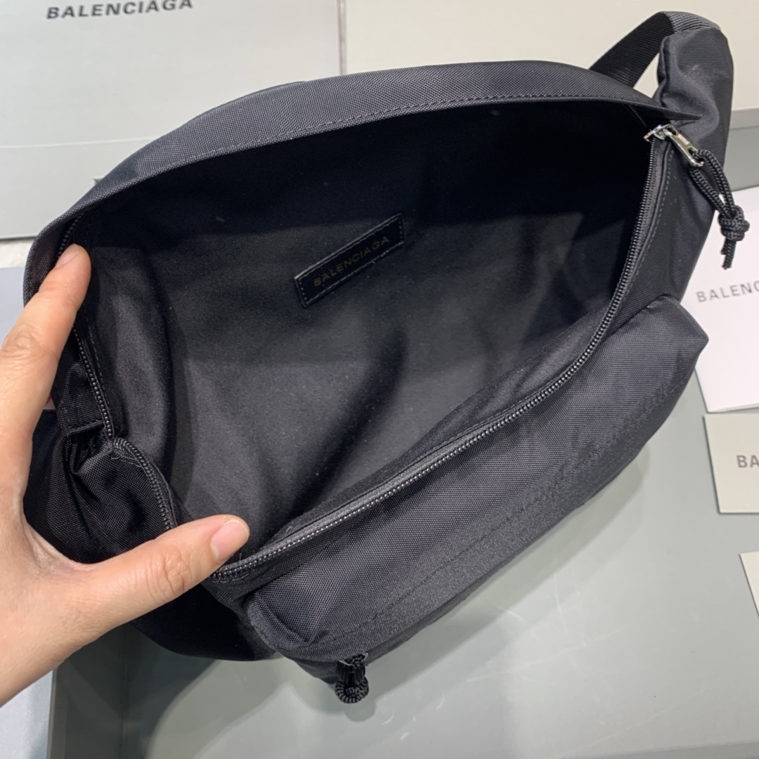 Ba*len*cia*ga wheel logo waist bag-23*5*20cm
