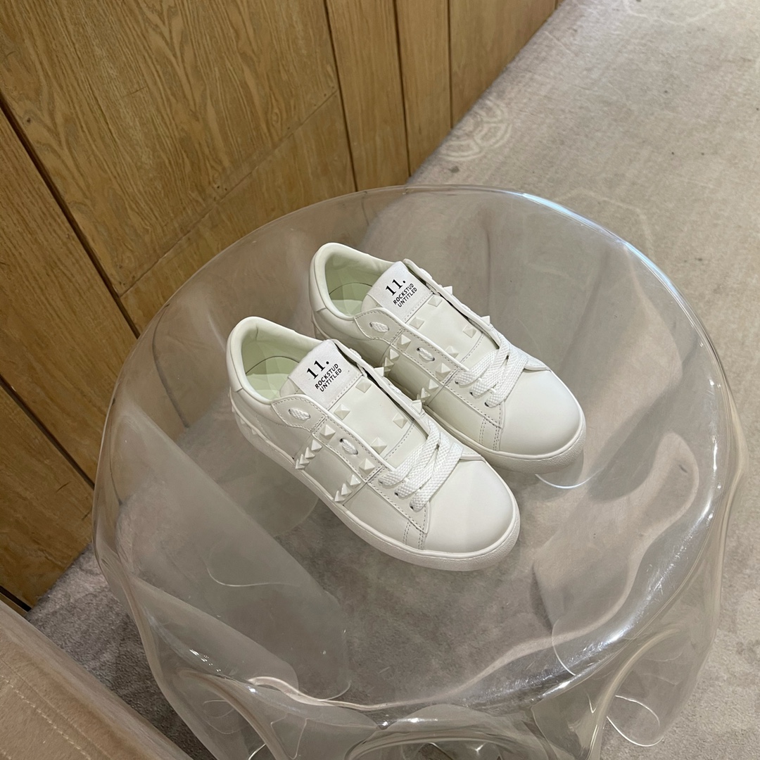 Va1e*ntin0 garavani sneakers