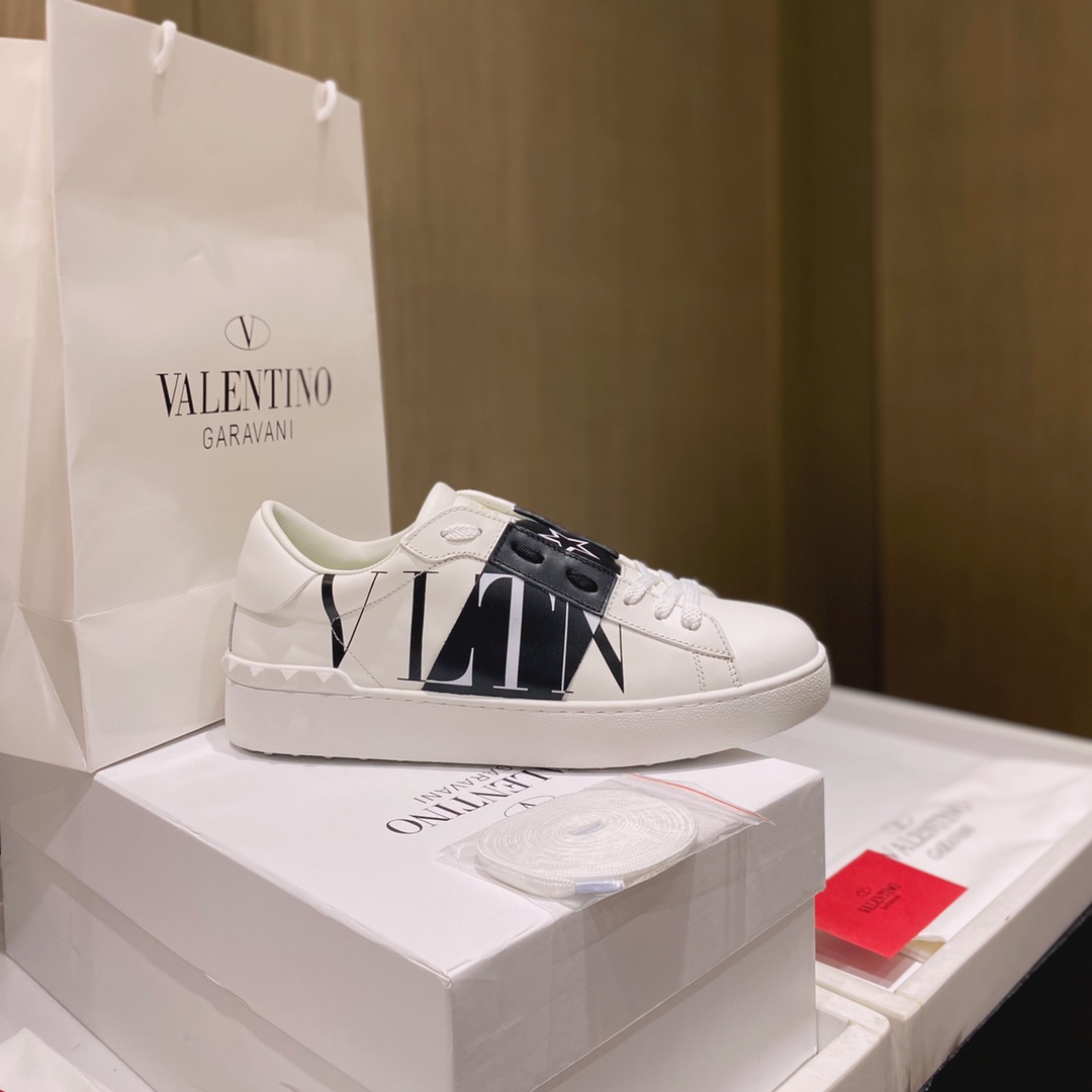 Va1e*ntin0 garavani sneakers