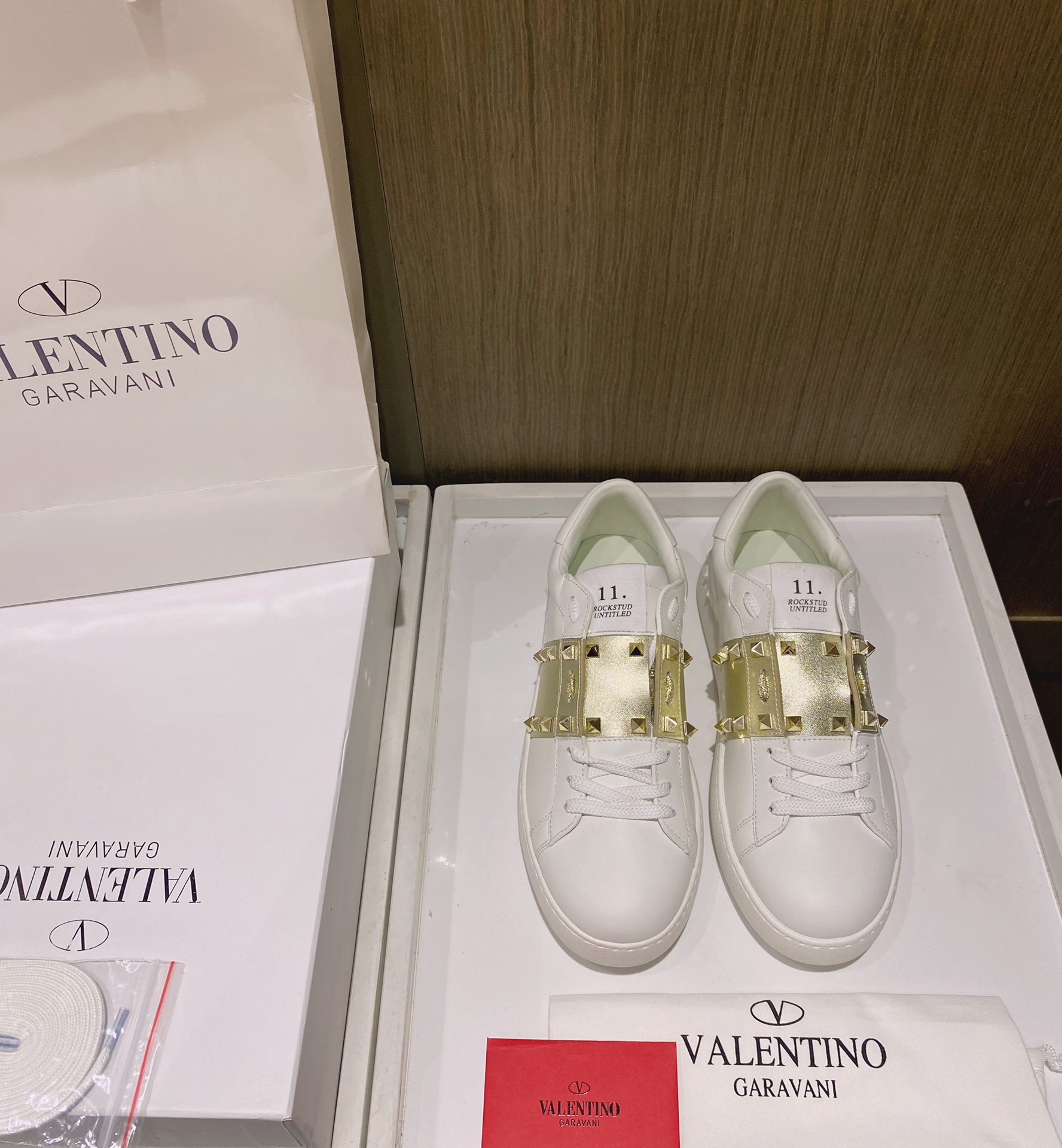 Va1e*ntin0 garavani sneakers