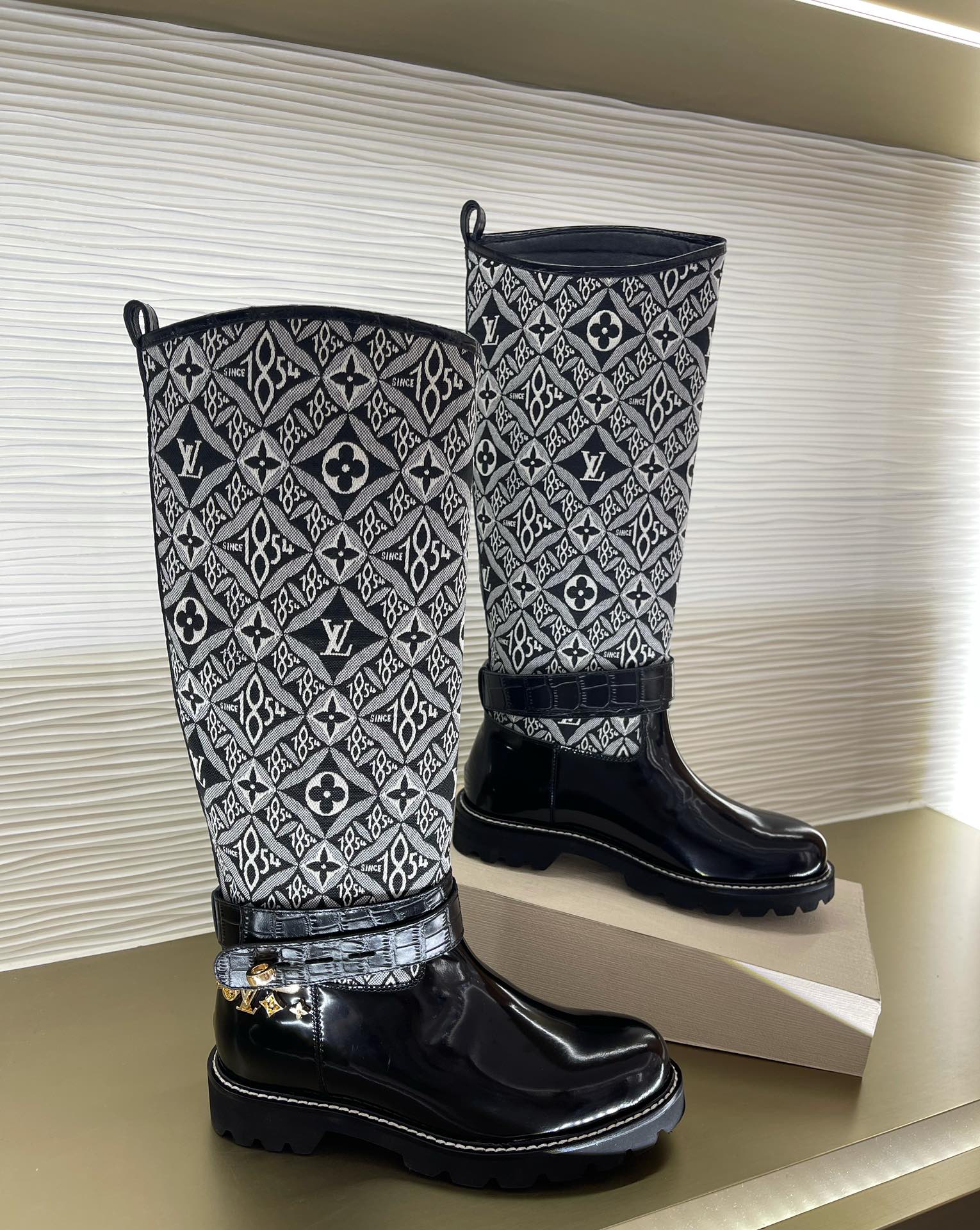 l0*is V*t0n boots(eu35-42)