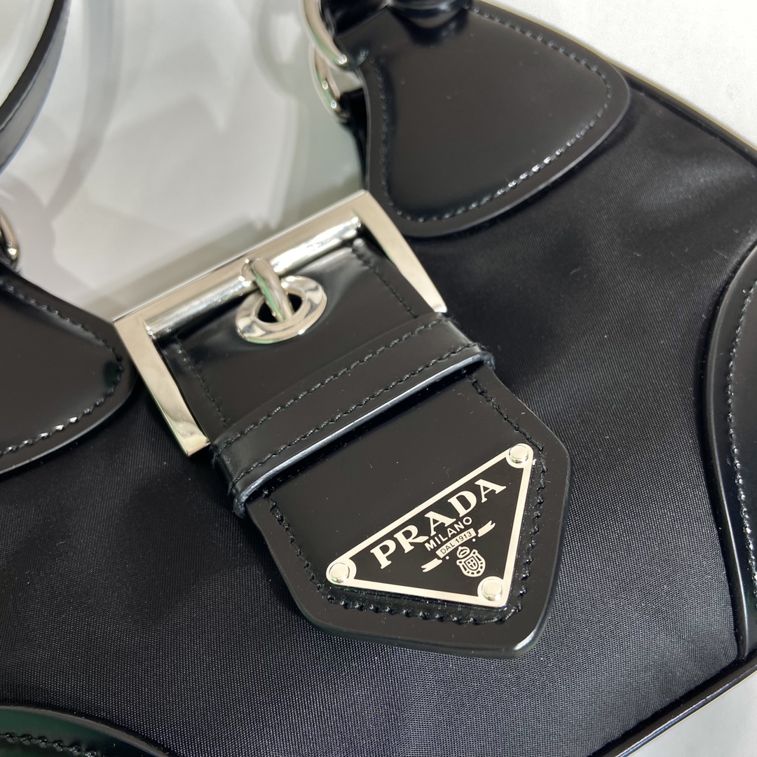 Pra*a moon handbags 1ba381-22.5*16*7.5cm
