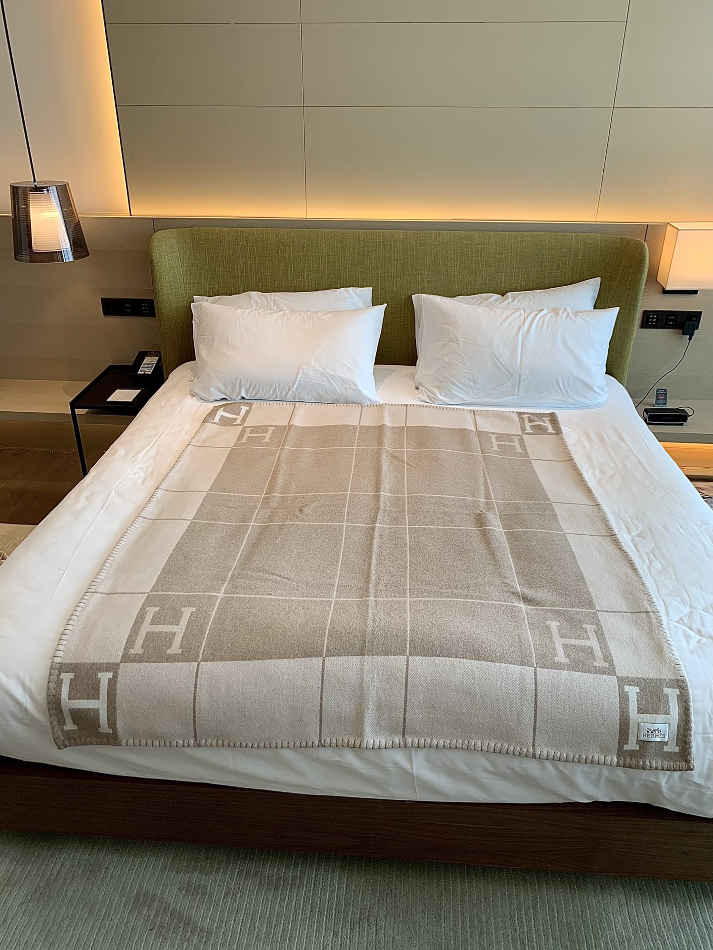 H**mes blankets-170*135cm