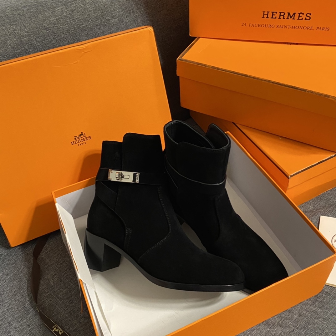 H**mes boots