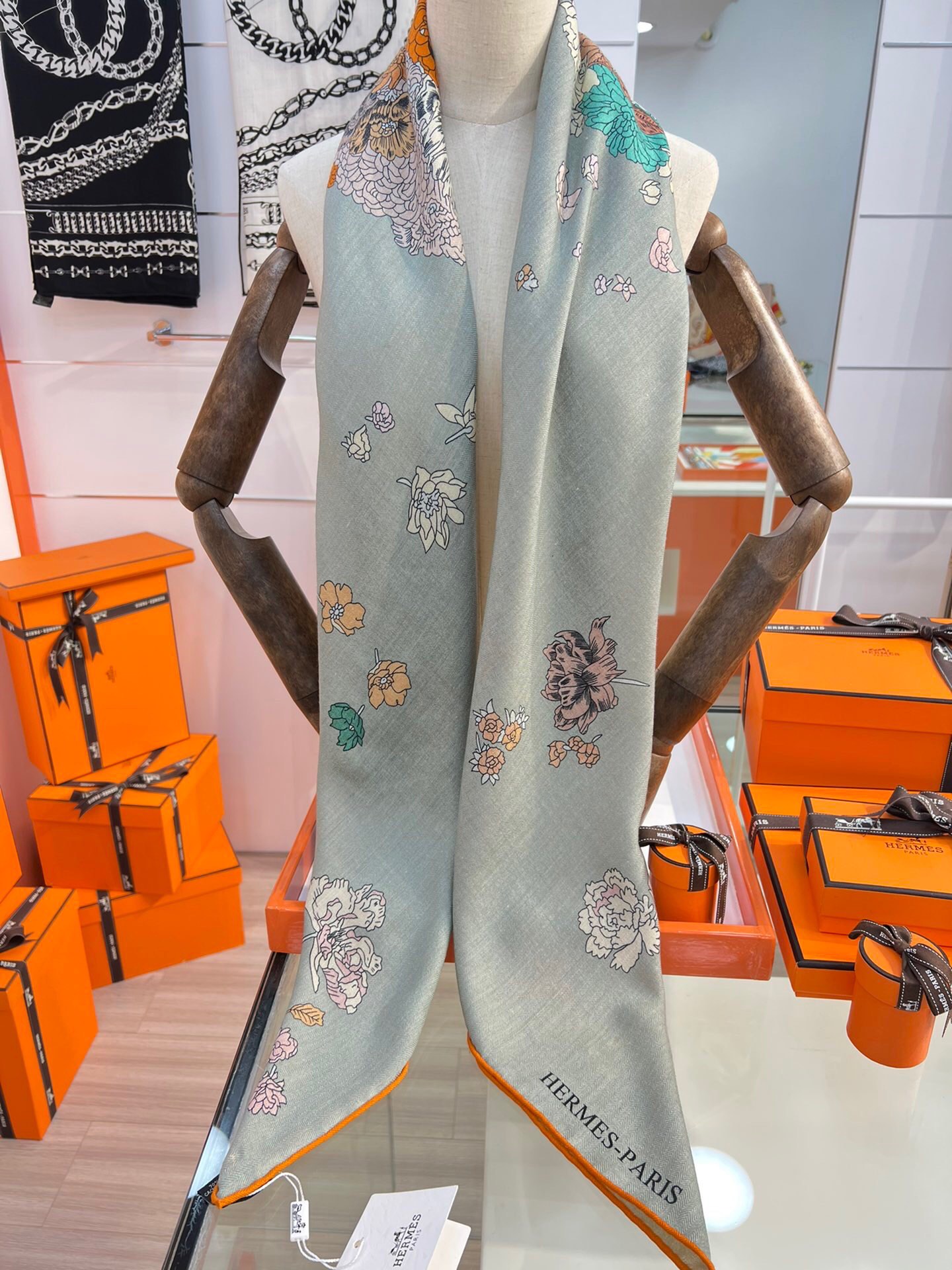 H**mes shawls-140*140cm