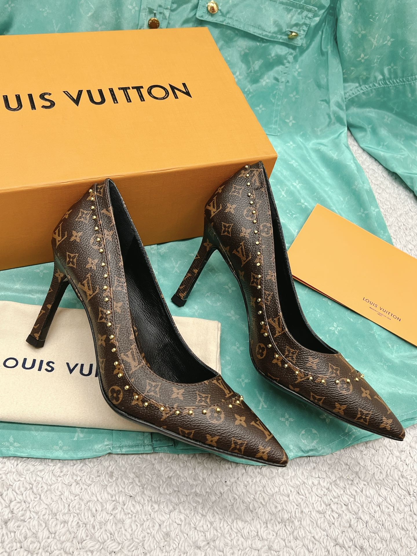 l0*is V*t0n heel-10.5cm