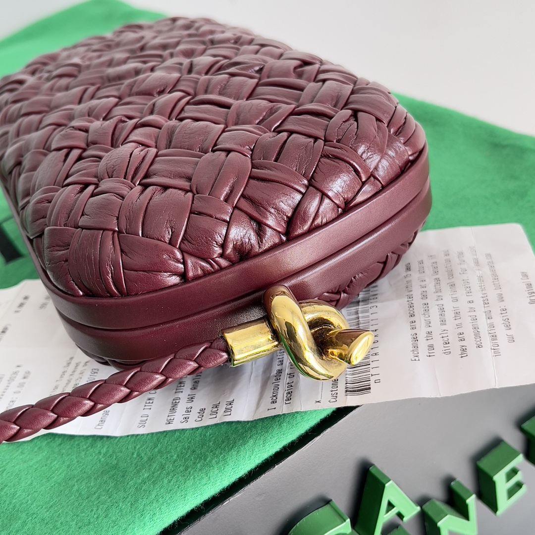 b0tte*a Ven*ta knot pouch-20.5*6*12.5cm