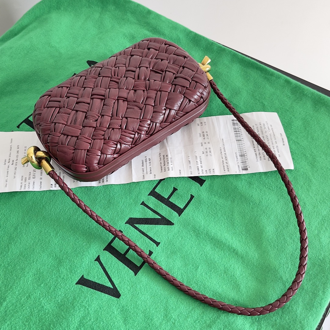 b0tte*a Ven*ta knot pouch-20.5*6*12.5cm