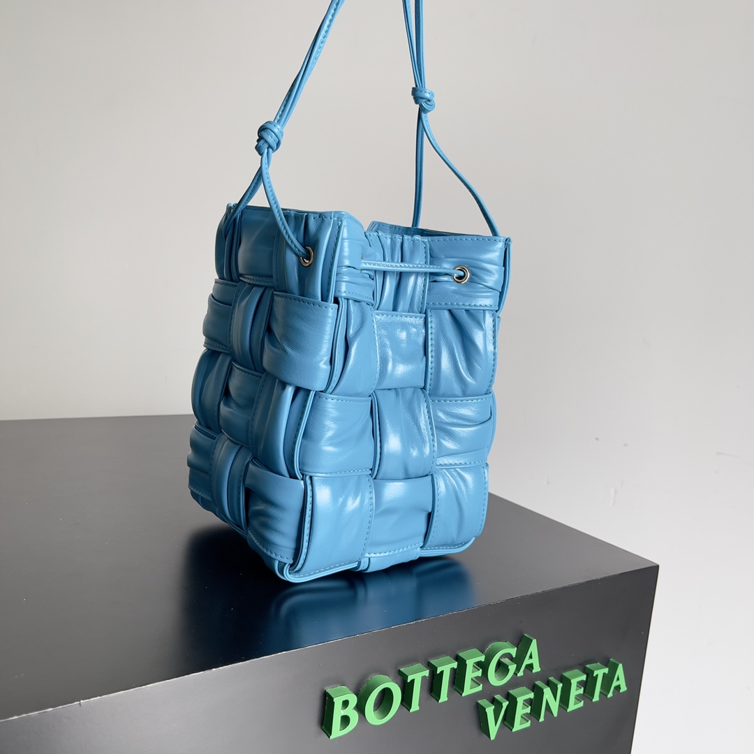 b0tte*a Ven*ta mini bucket-18*14*14cm
