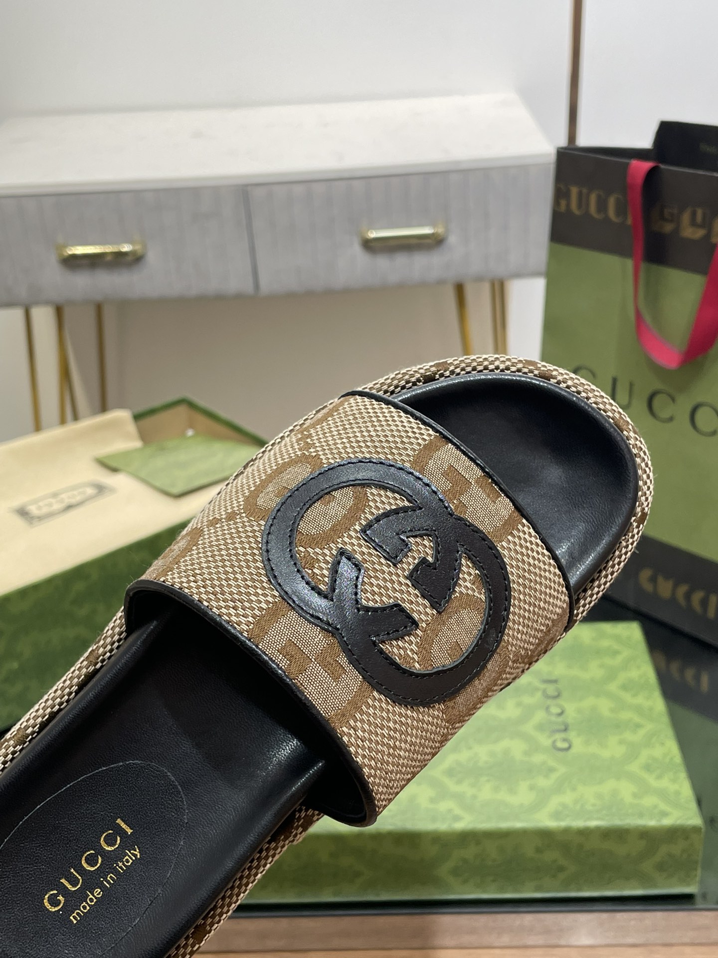 G*u*i slides(size35-43)