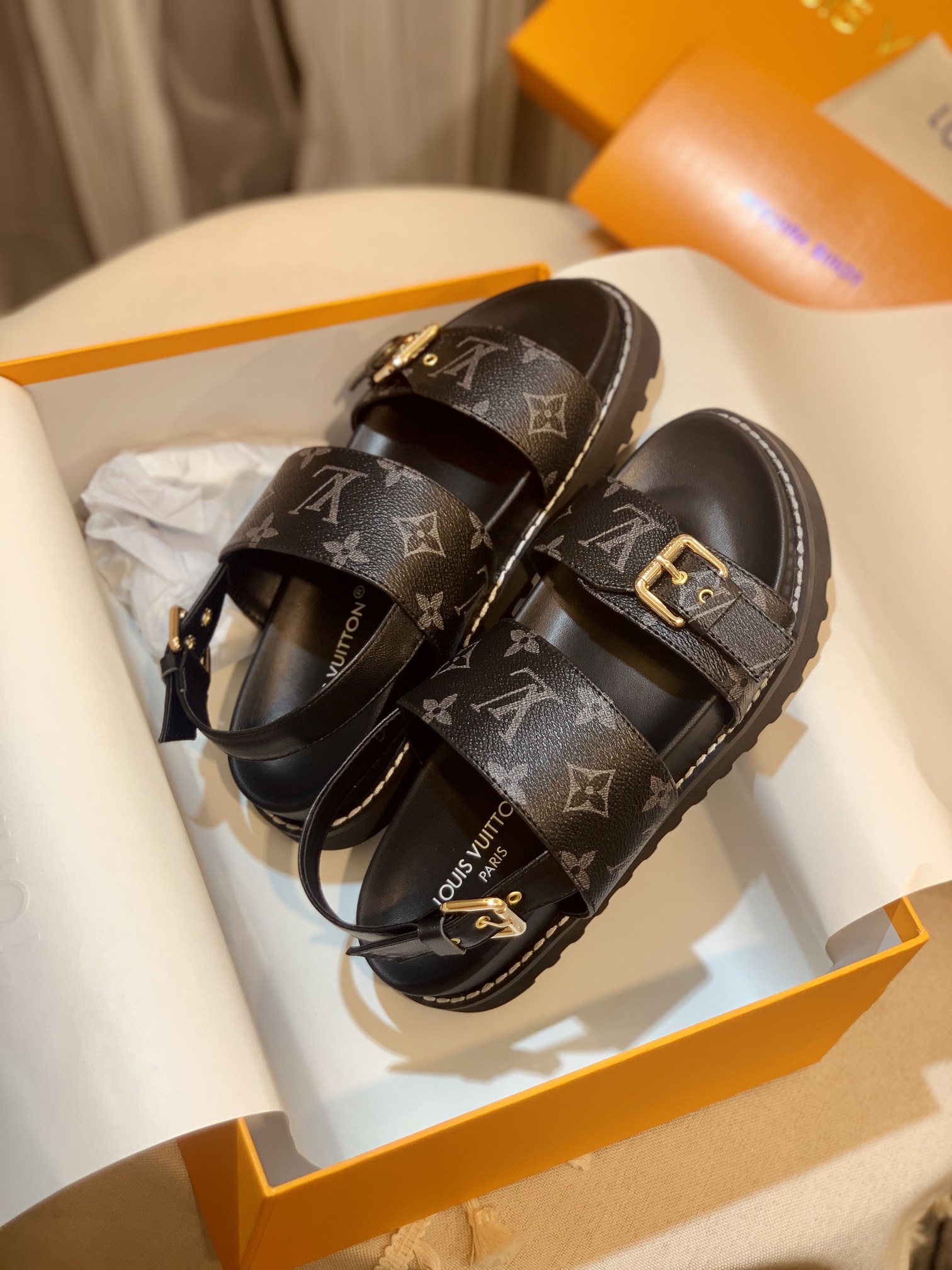 l0*is V*t0n sandals