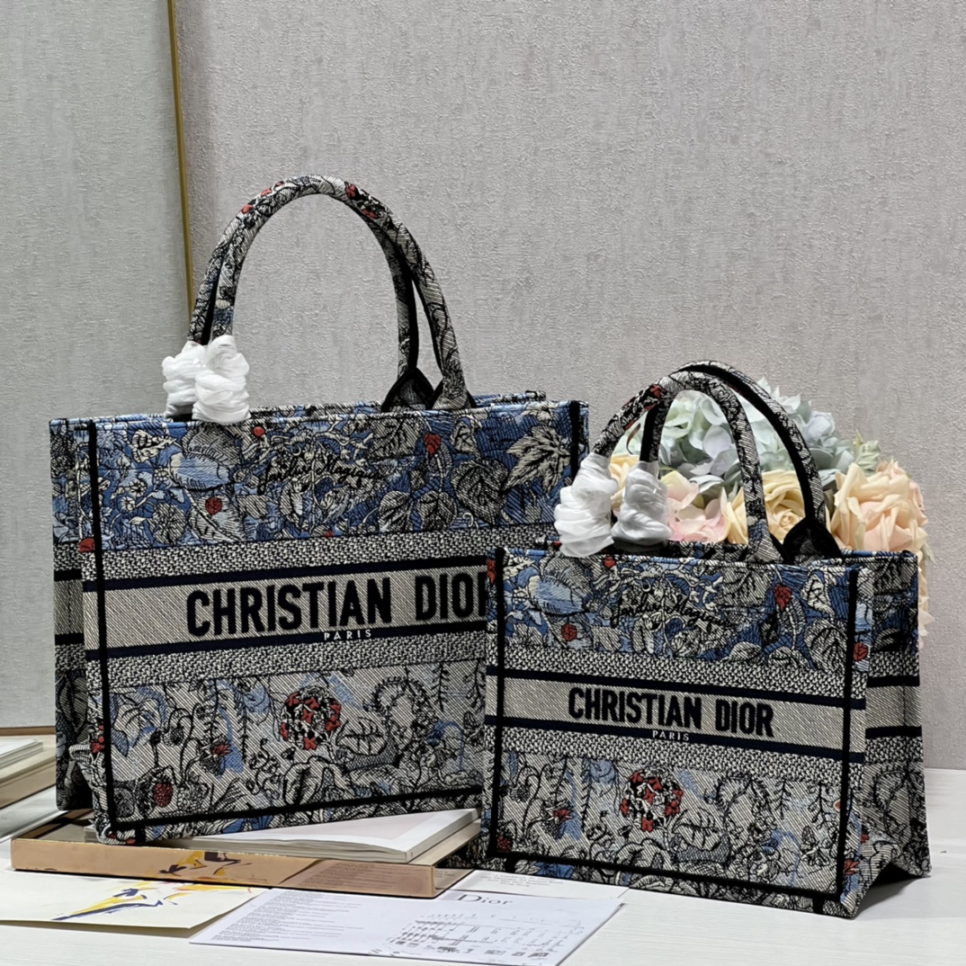 D*or book tote