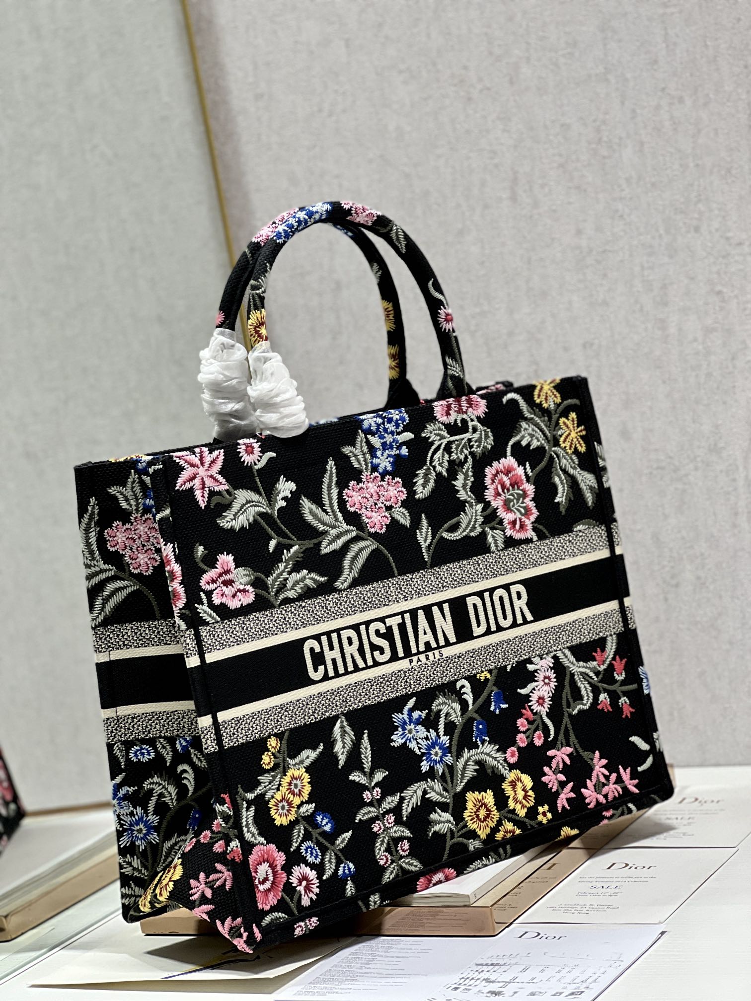 D*or book tote