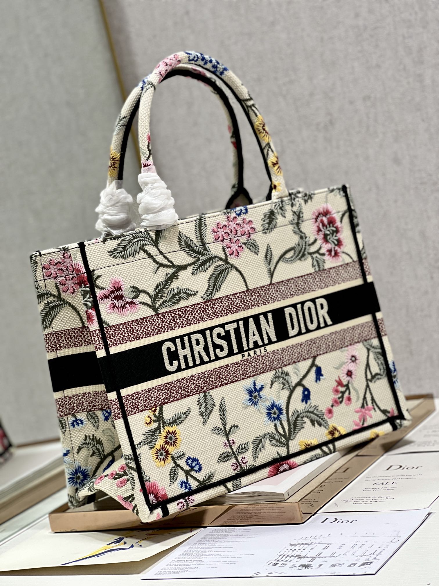 D*or book tote