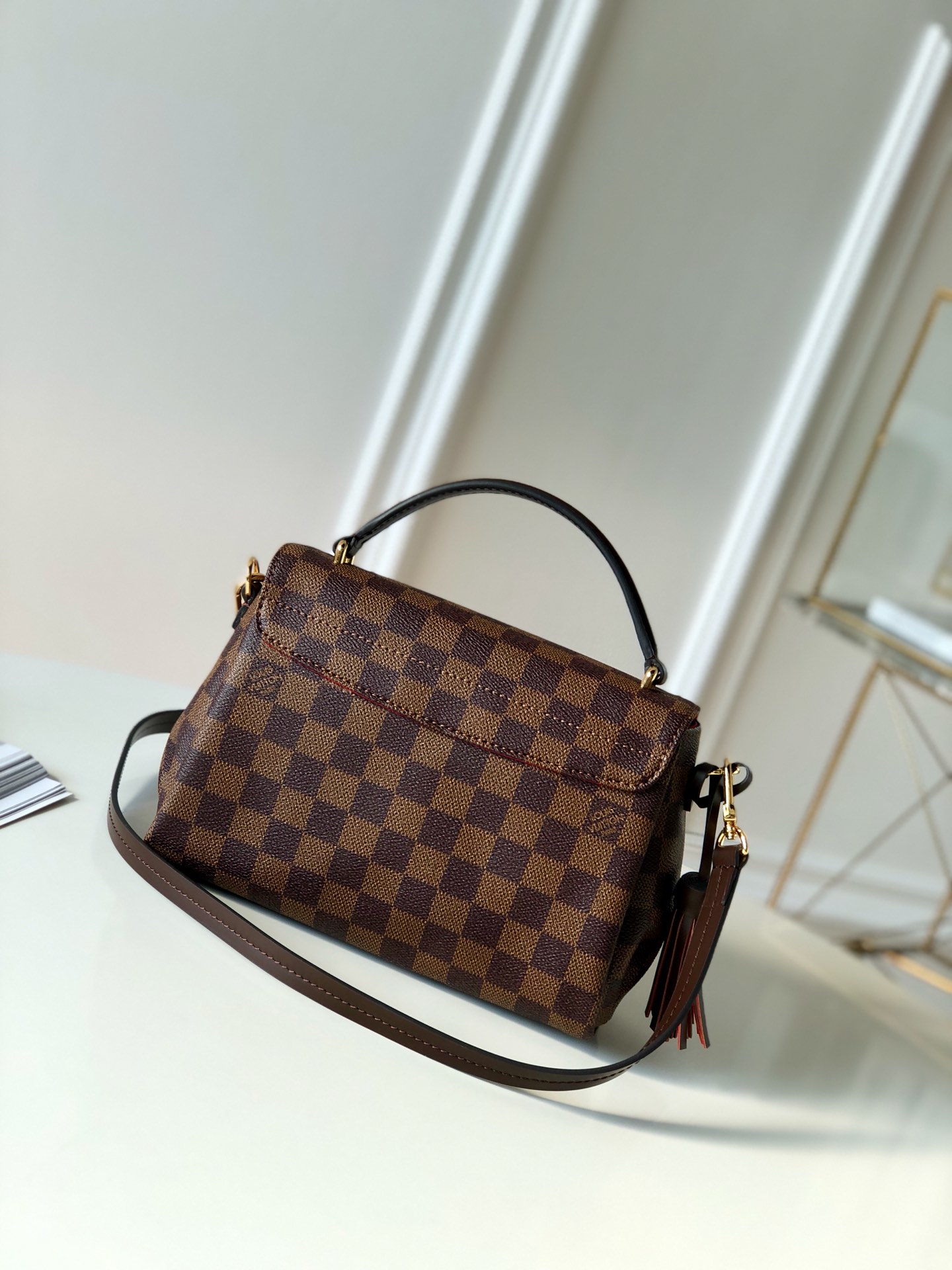 l0*is V*t0n croisette-n53000- 24.5x24.2x9cm