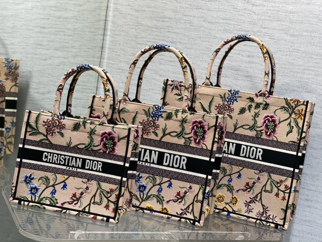 D*or book tote