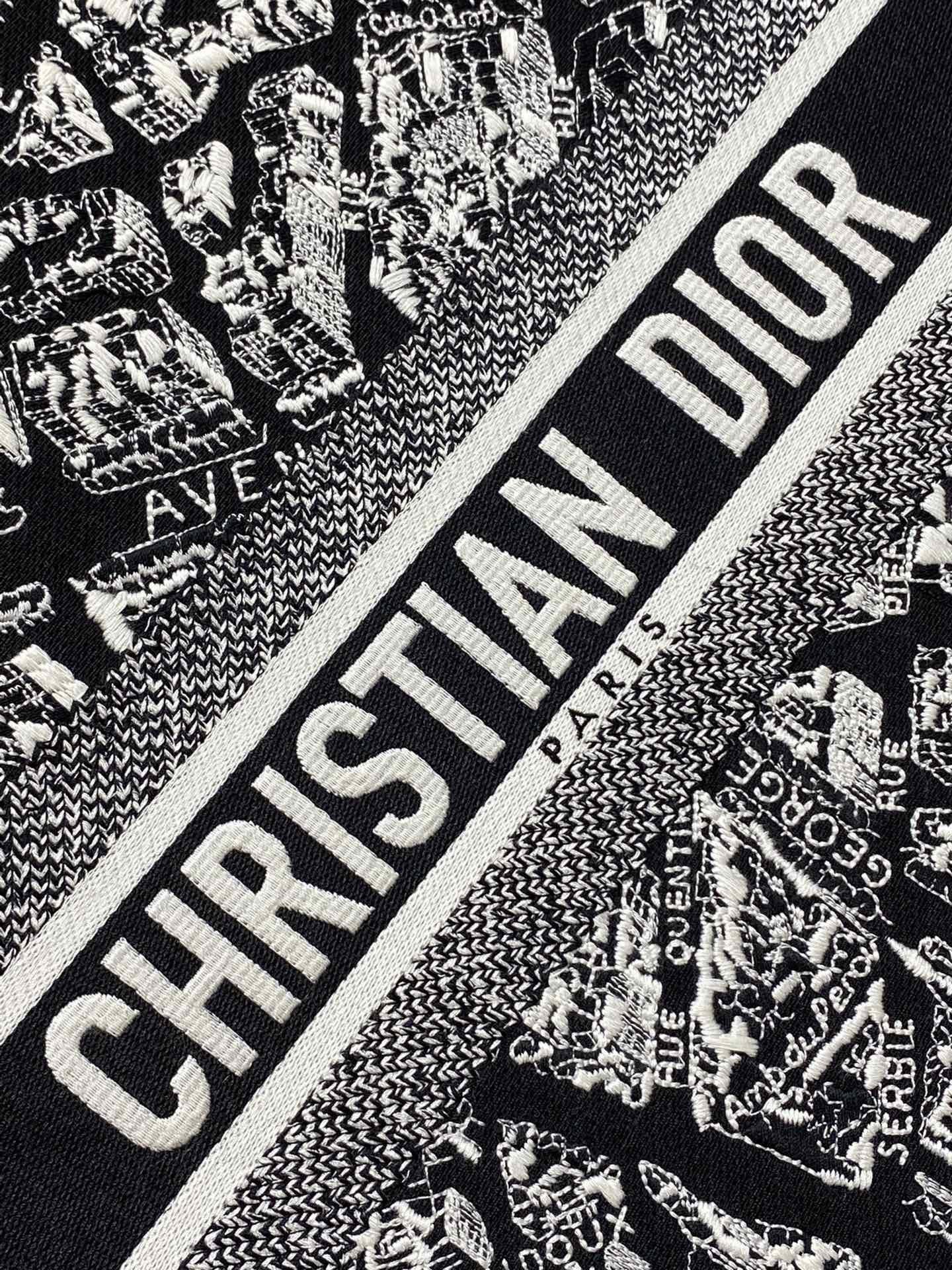 D*or book tote
