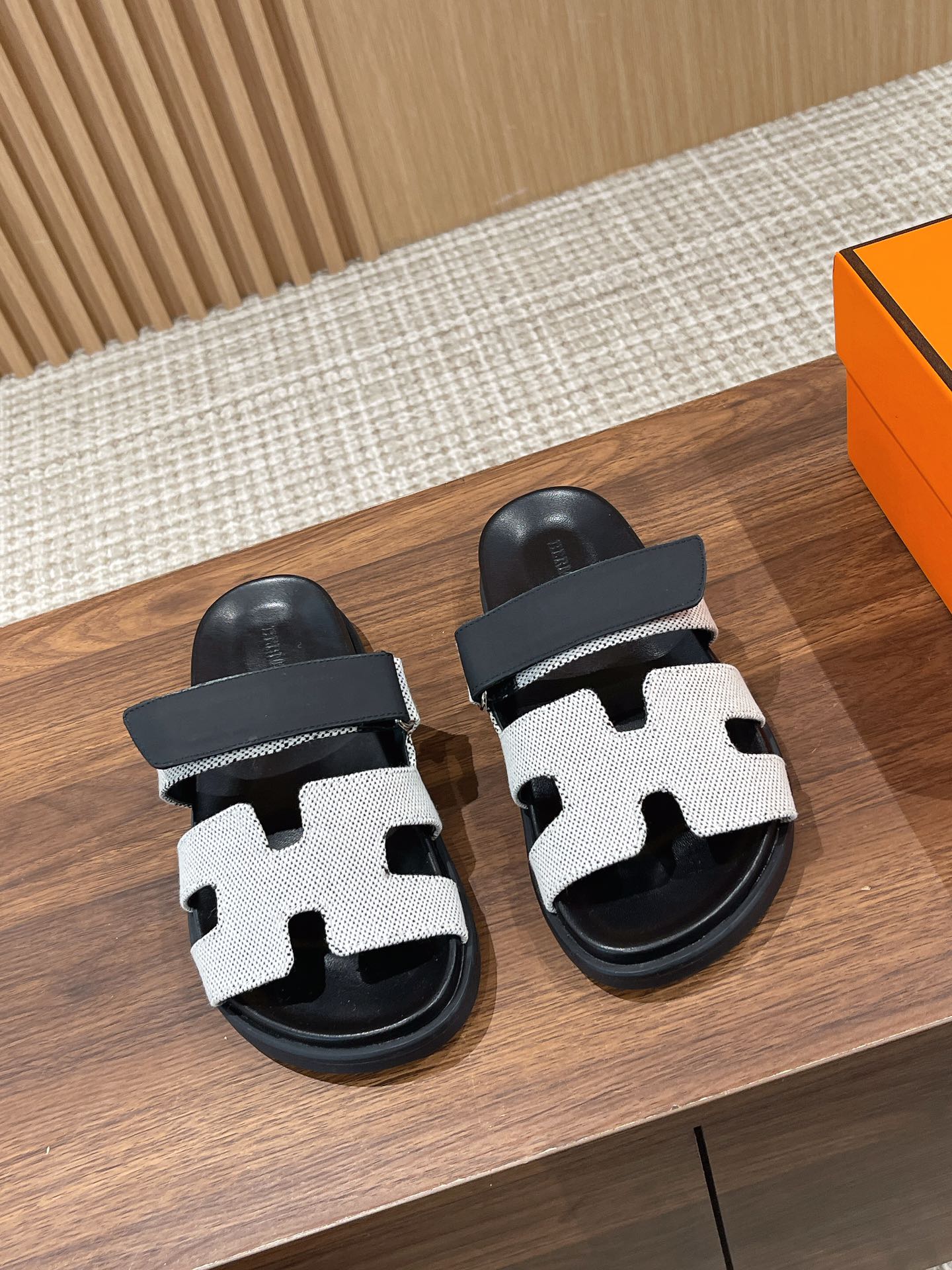 H**mes slides