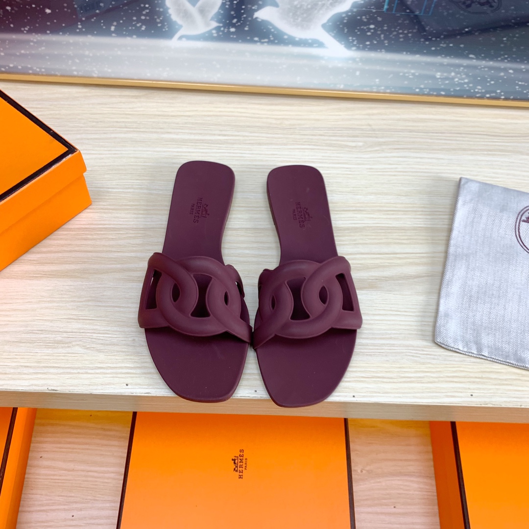 H**mes sandals