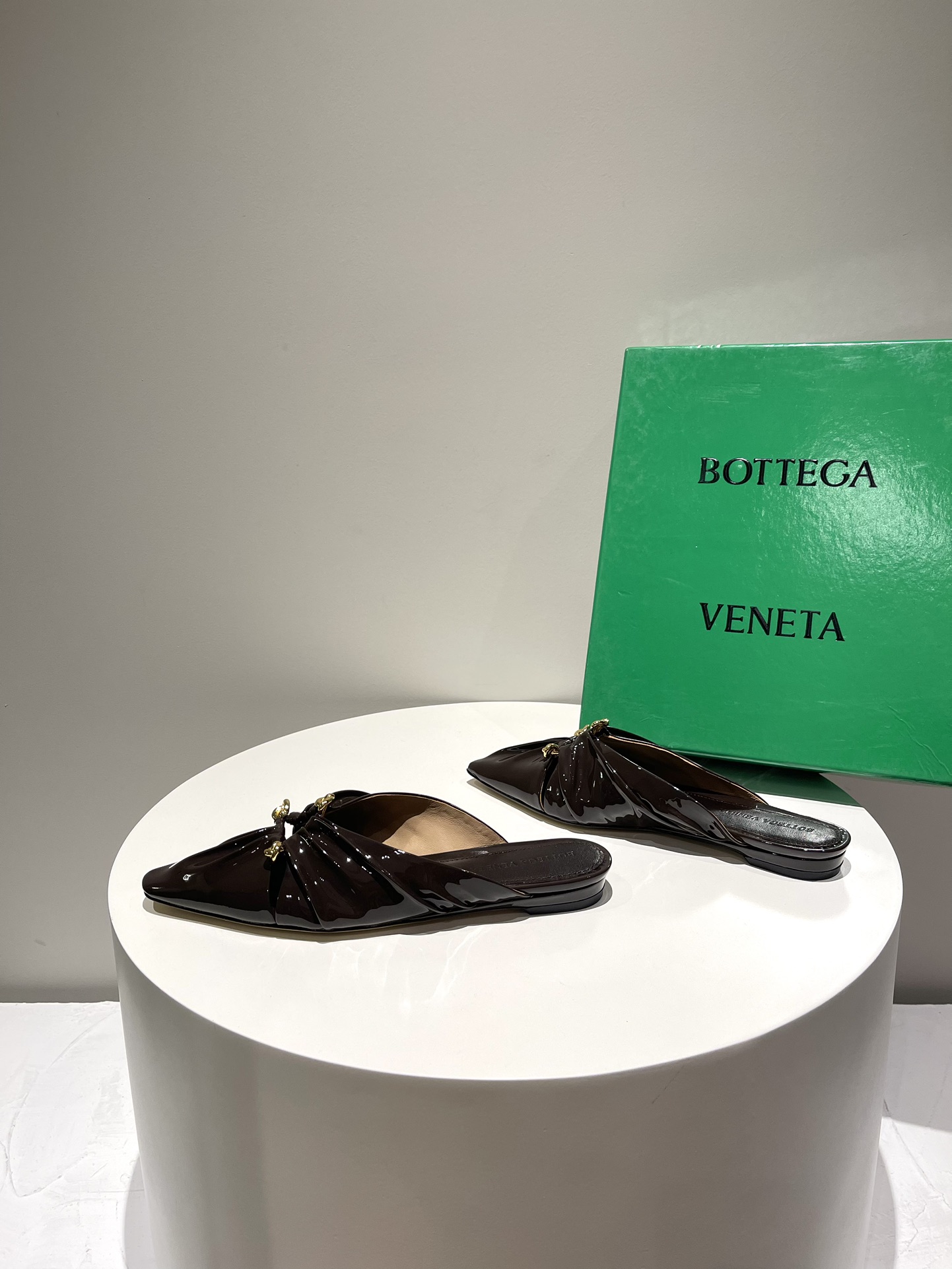 b0tte*a Ven*ta sandals