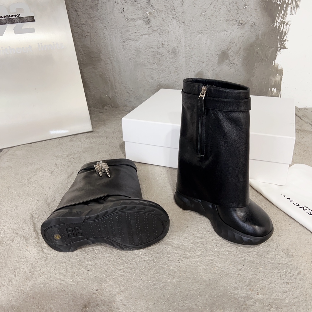 G1uenchy boots(eu35-41)