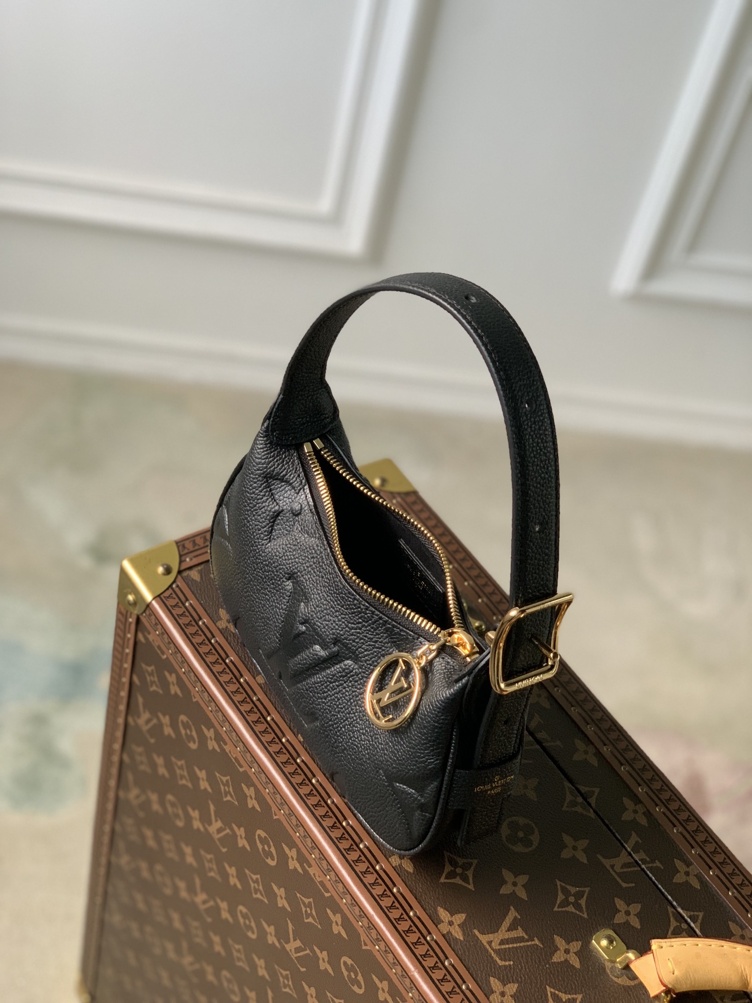 l0*is V*t0n mini moon bag m46692-20.5 x 11 x 5cm