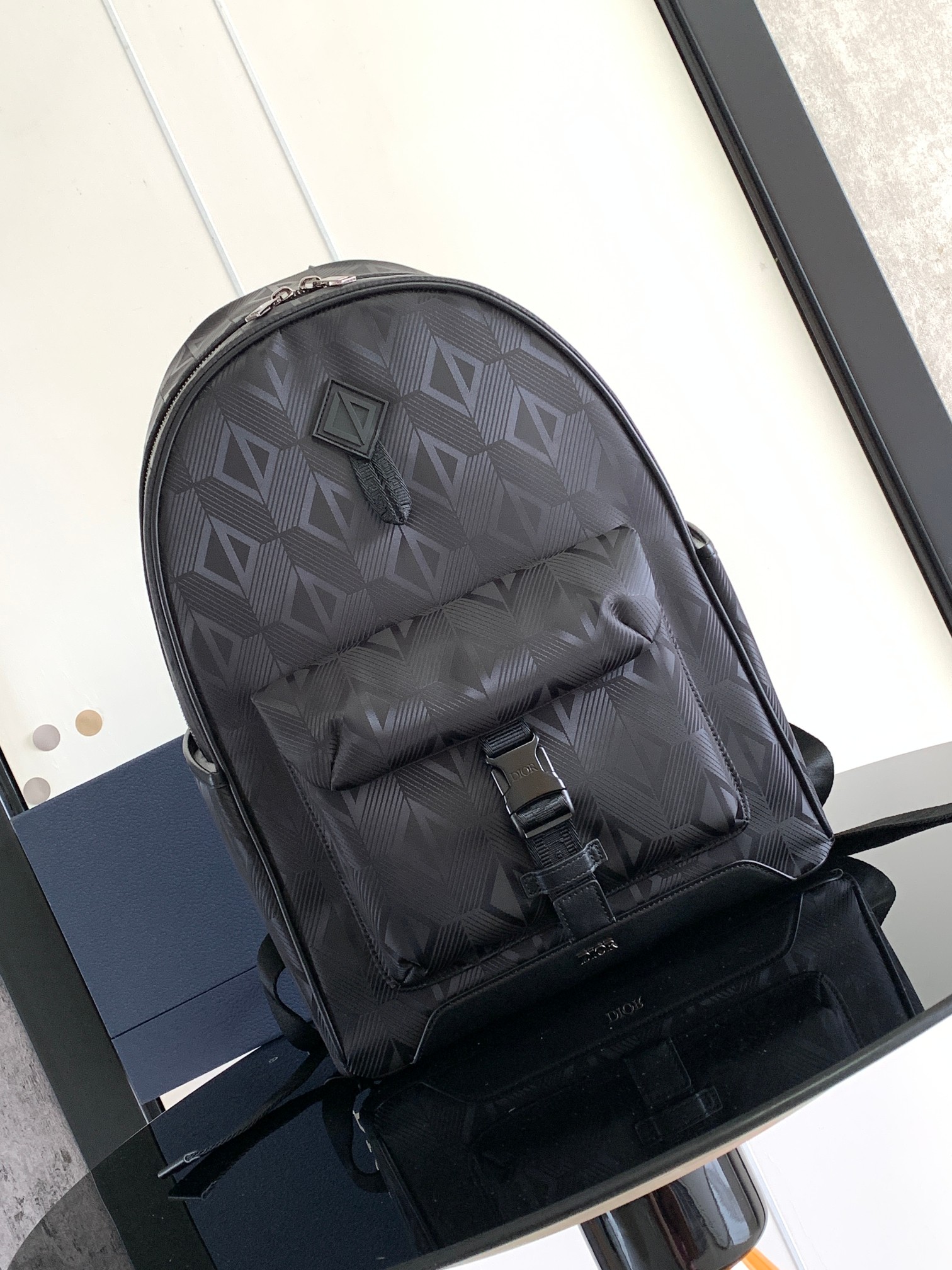 D*or explorer backpack-30 x 42 x 14.5cm
