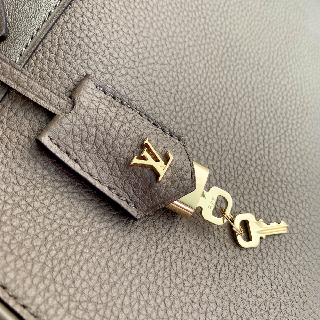 l0*is V*t0n lock it tote mm-36×29×15cm