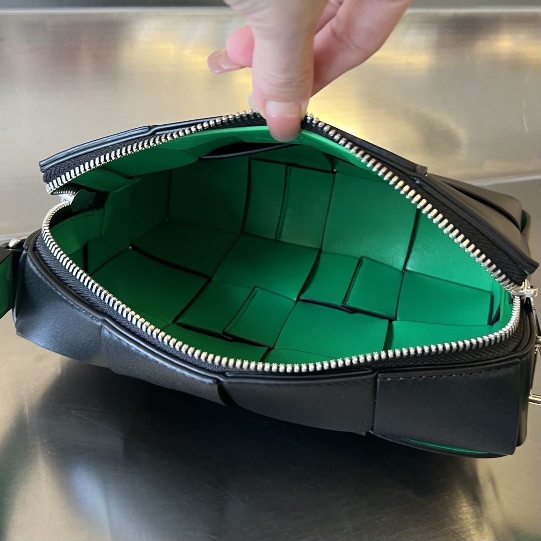 b0tte*a Ven*ta camera bag-20x15x5cm