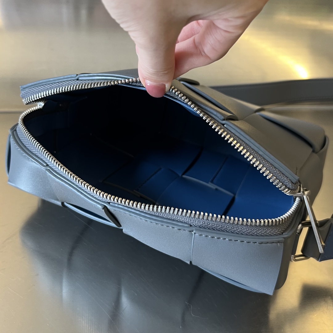 b0tte*a Ven*ta camera bag-20x15x5cm