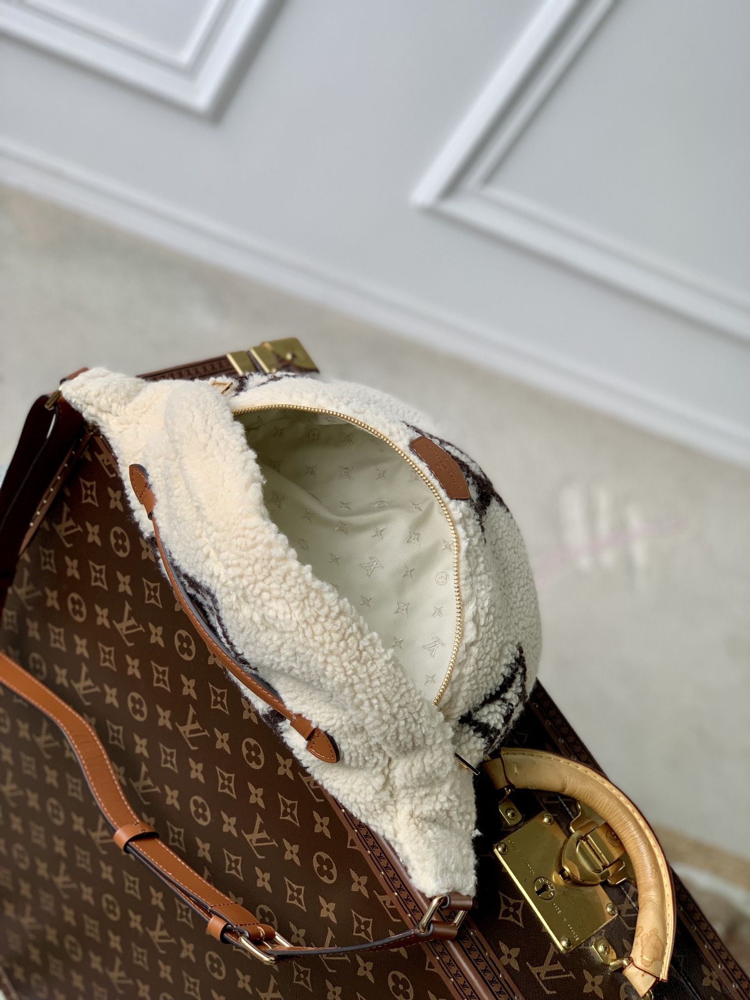 l0*is V*t0n bumbag-m23715-37*14*13cm