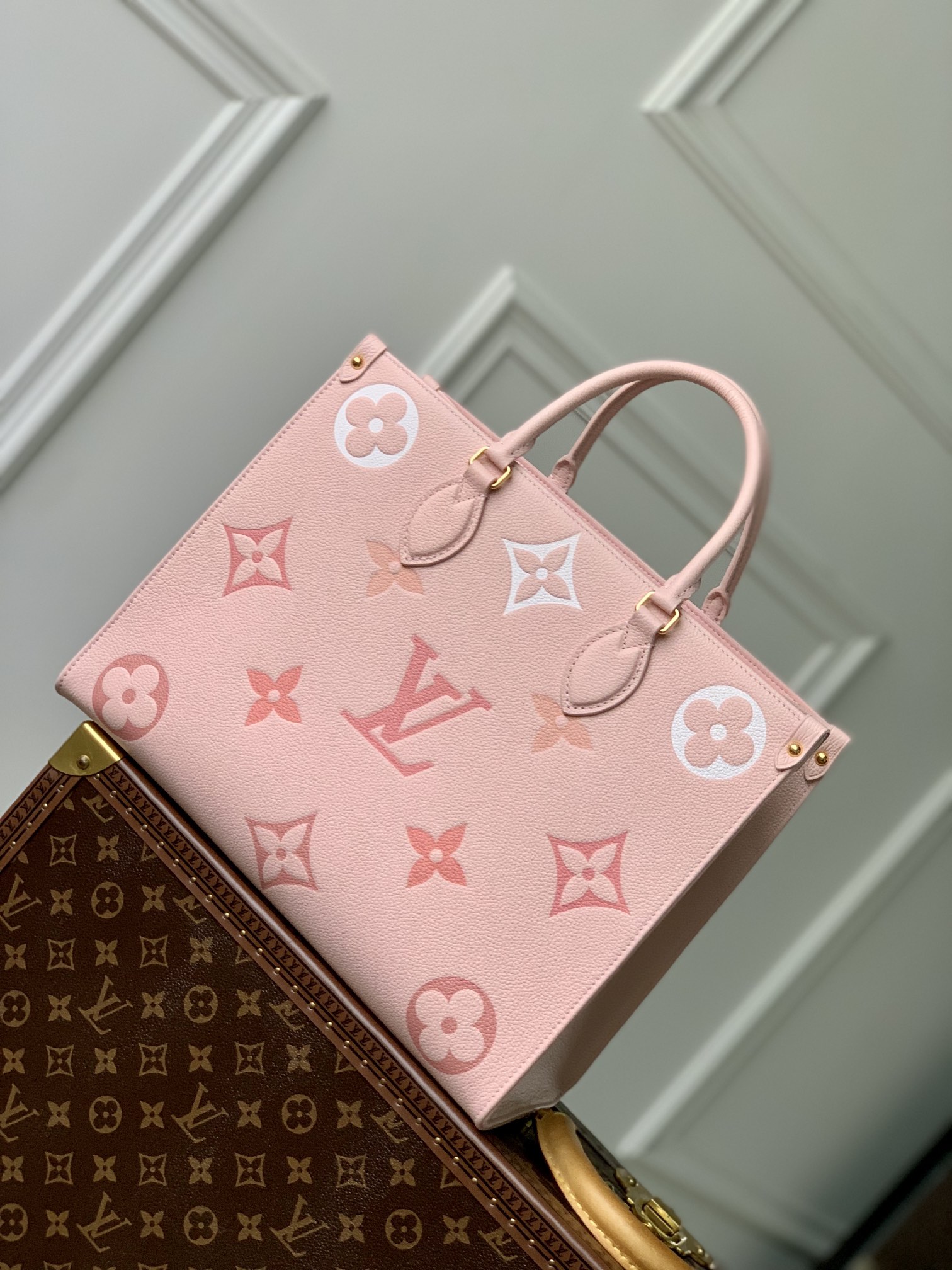 l0*is V*t0n small onthego handbag-35*28*15cm