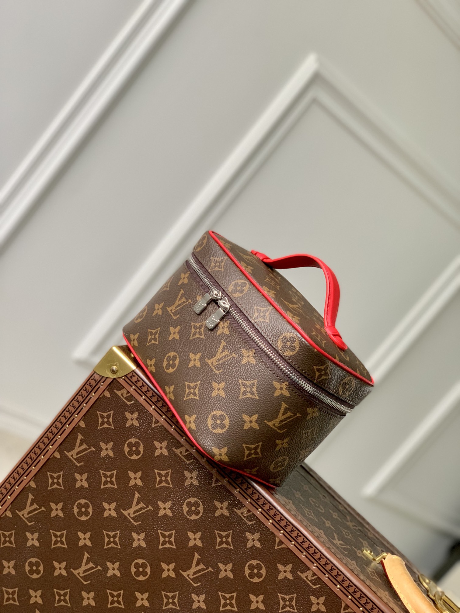 l0*is V*t0n nice cosmetic bag