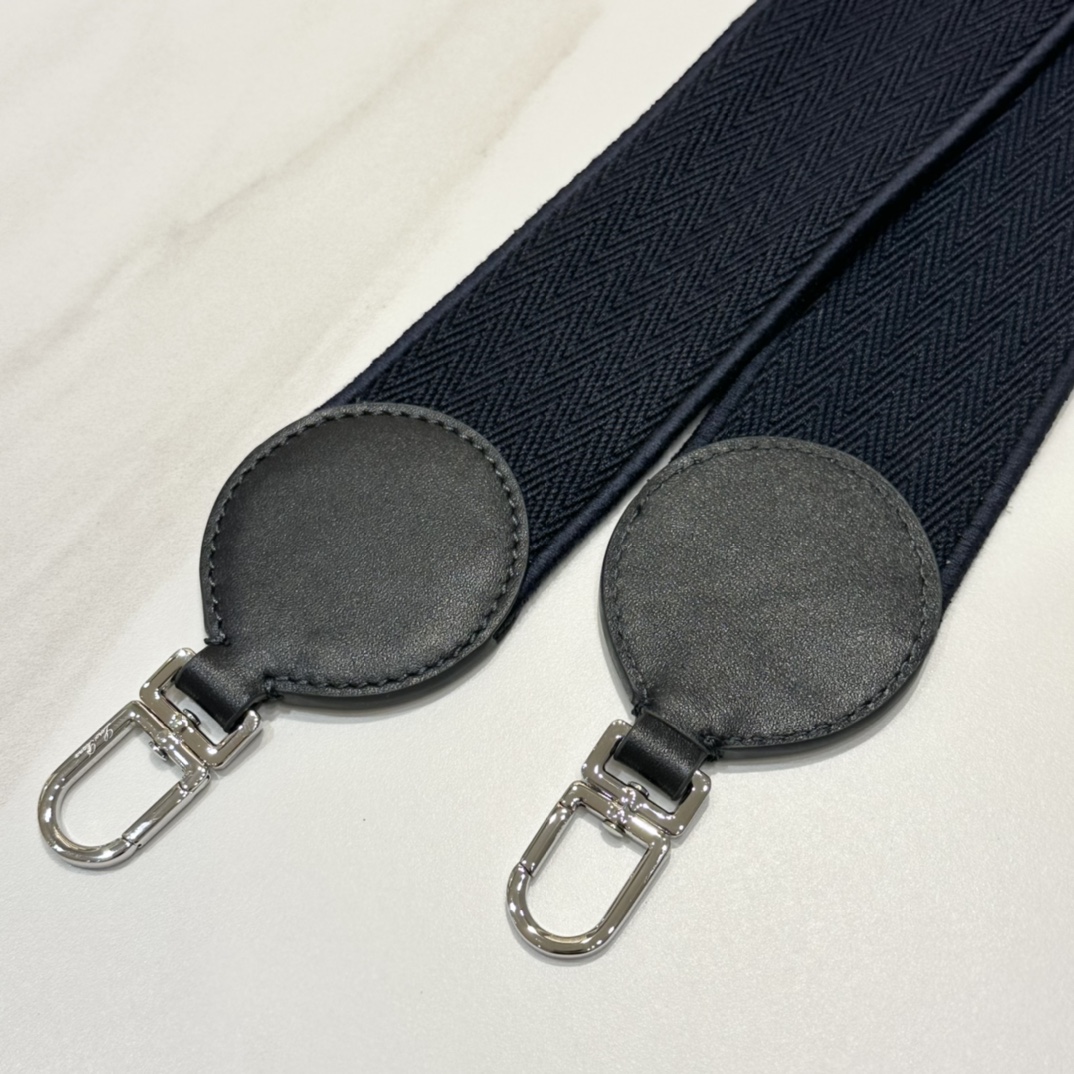 L**o p*ana straps-94*5.3cm