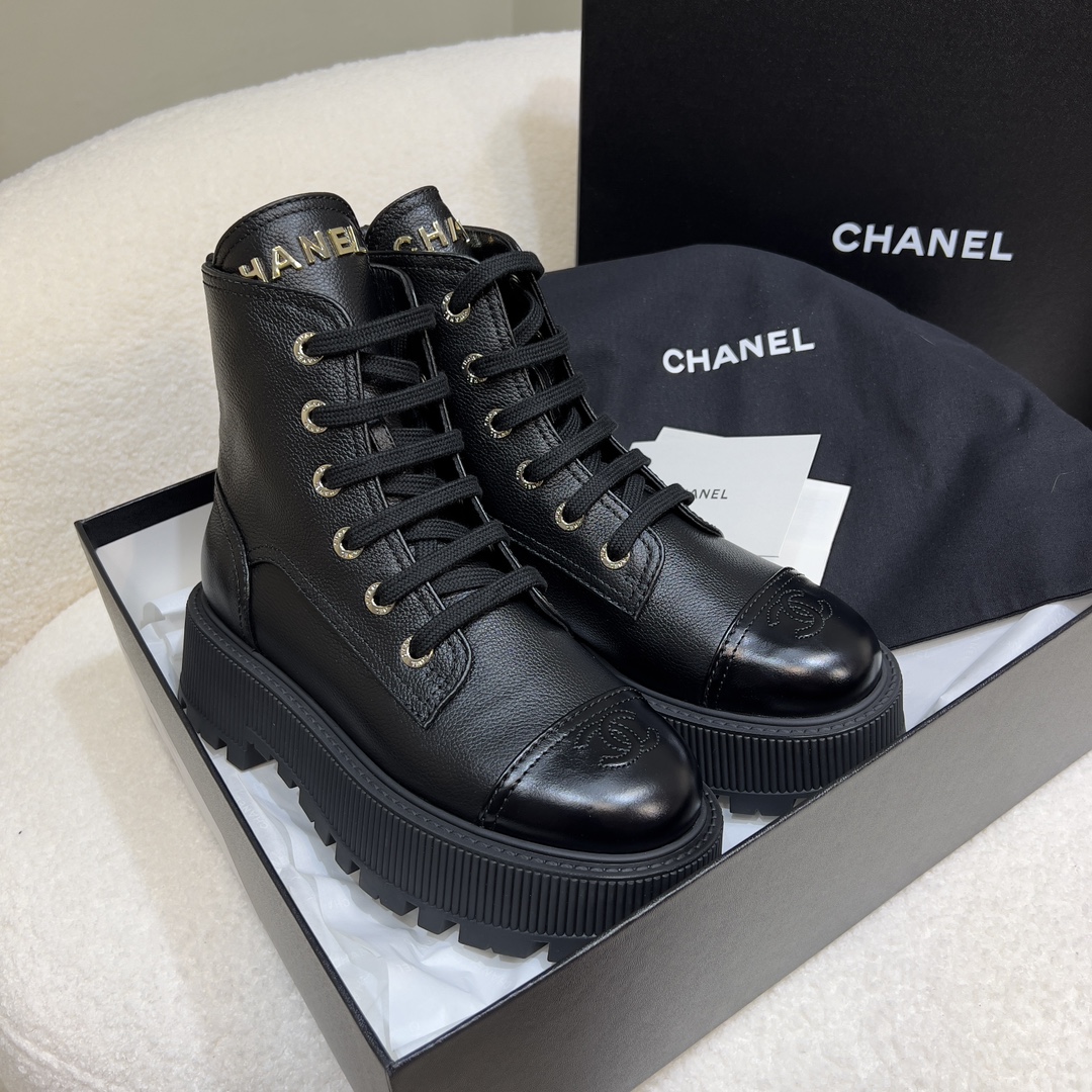 Ch@nel Boots
