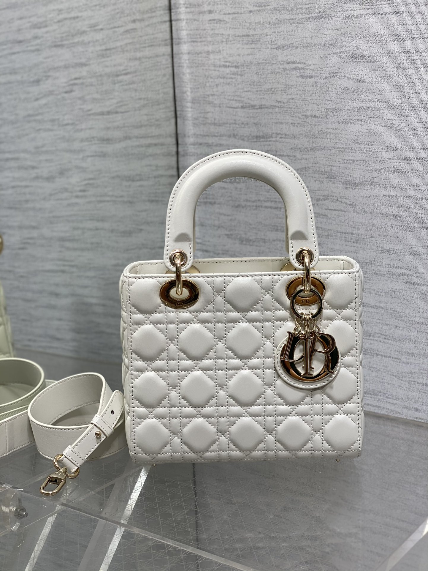 lady D*or bag-gold hardware-20*16.5*8cm