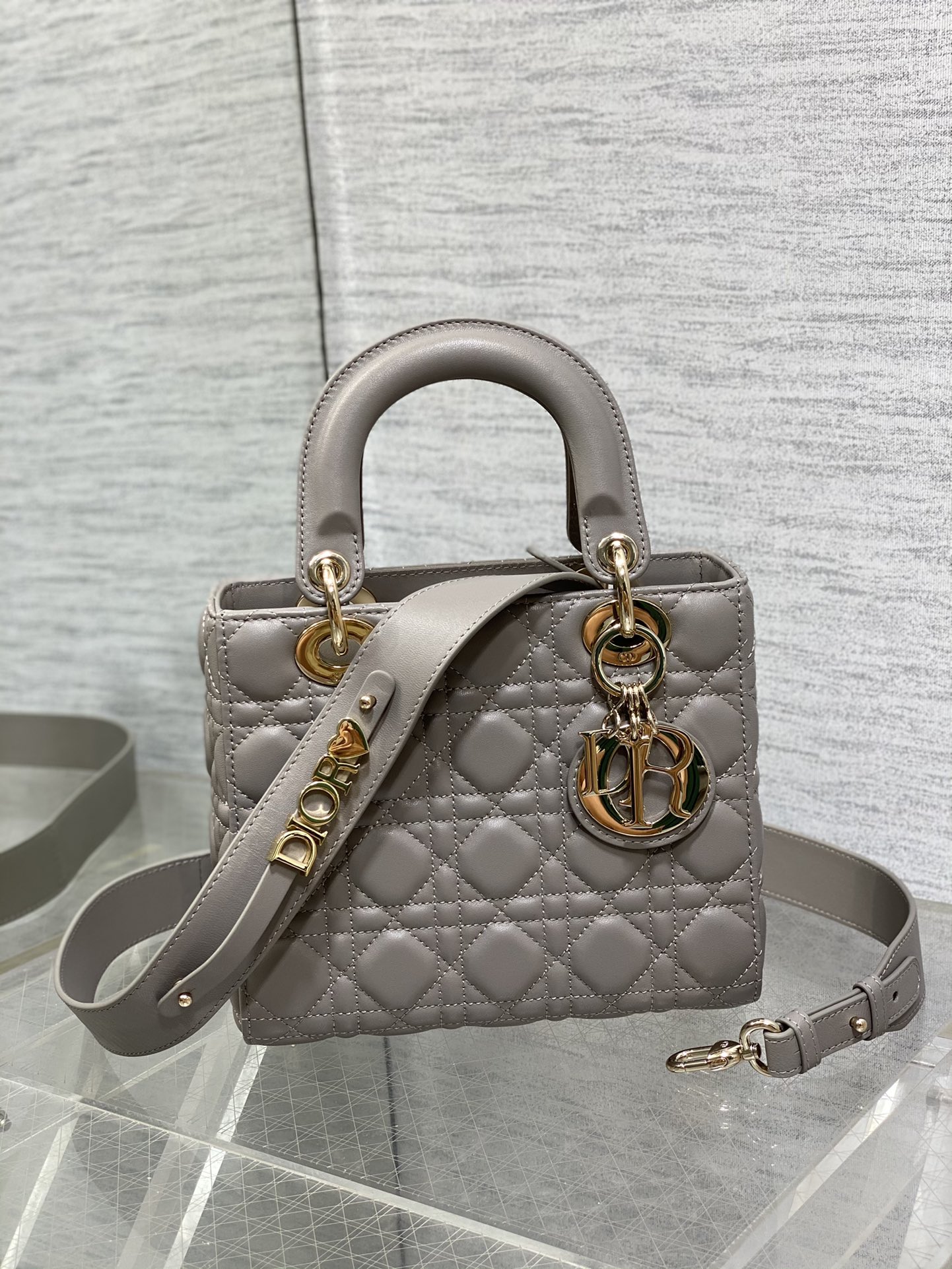 lady D*or bag-gold hardware-20*16.5*8cm