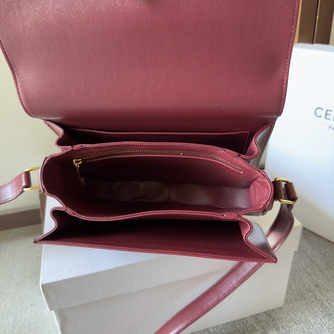 Celin Triomphe Shoulder Bag-22.5x16.5x7.5CM