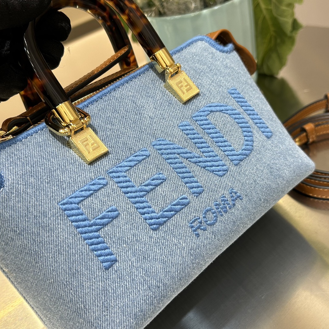 F**di mini bythe way bag-17x18x8cm
