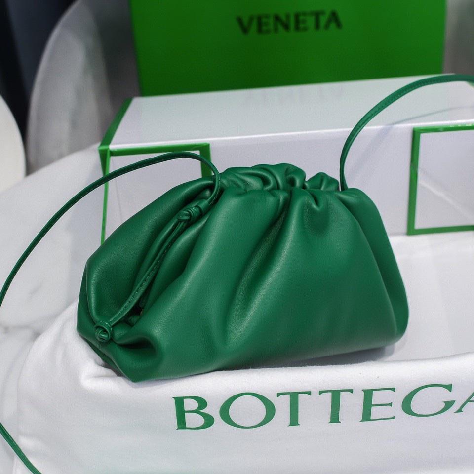 b0tte*a Ven*ta the pouch bag-22*9cm