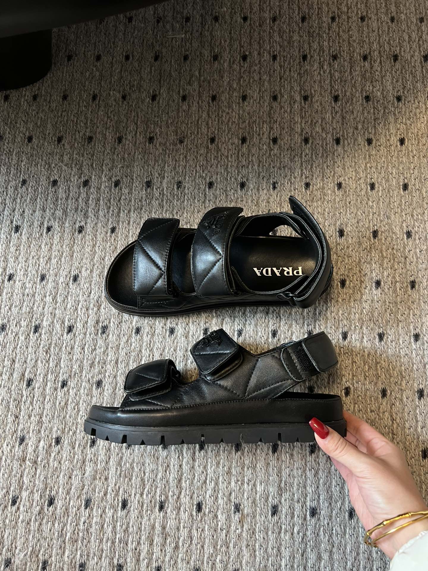Pra*a sandals