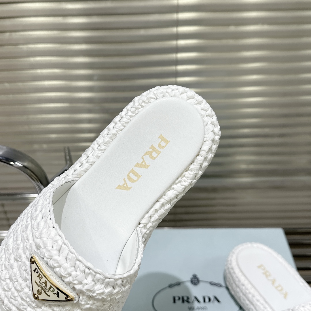 Pra*a sandals