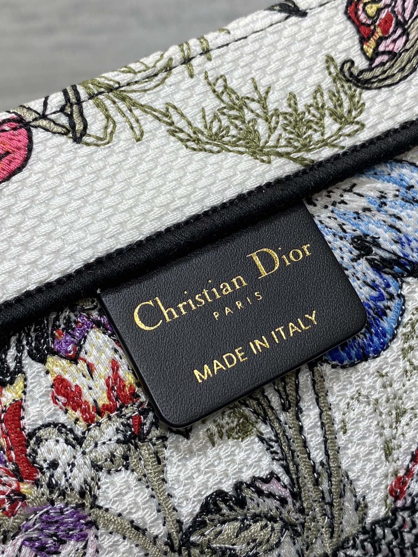 D*or book tote