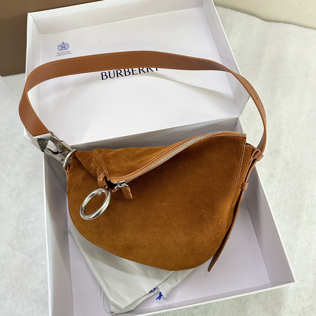 B**rry knight bag-24 x 8 x 23cm